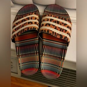 Colored leopard slides sandals